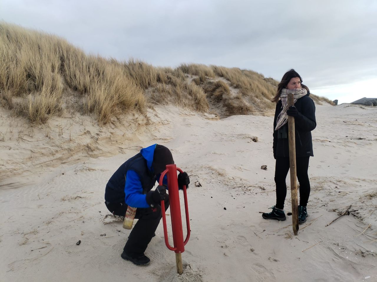 Joseph_and_Marit_hammering.jpg