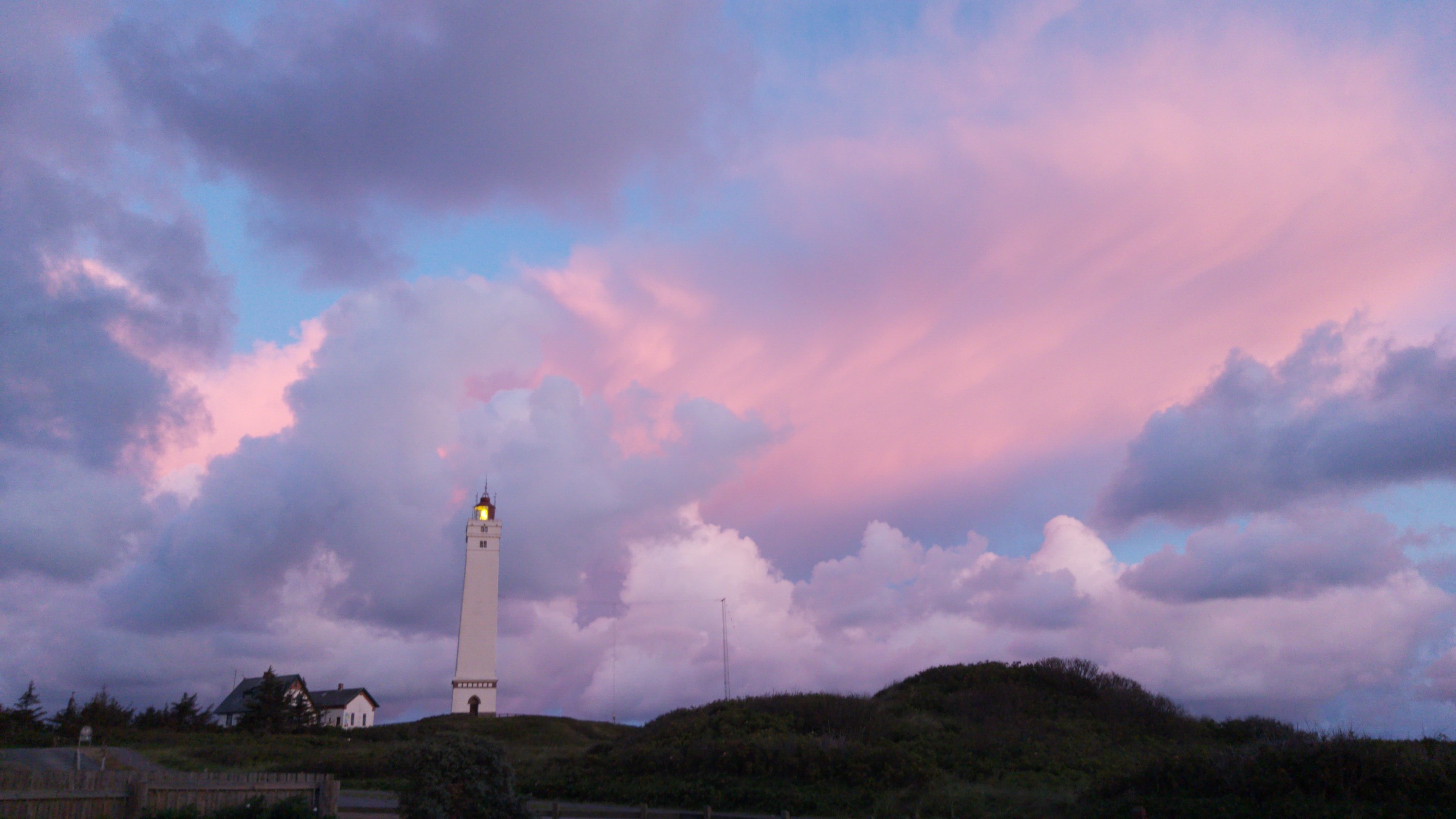 lyserod himmel